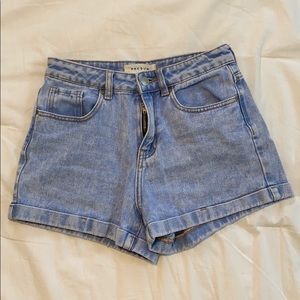 mom jean shorts pacsun !!